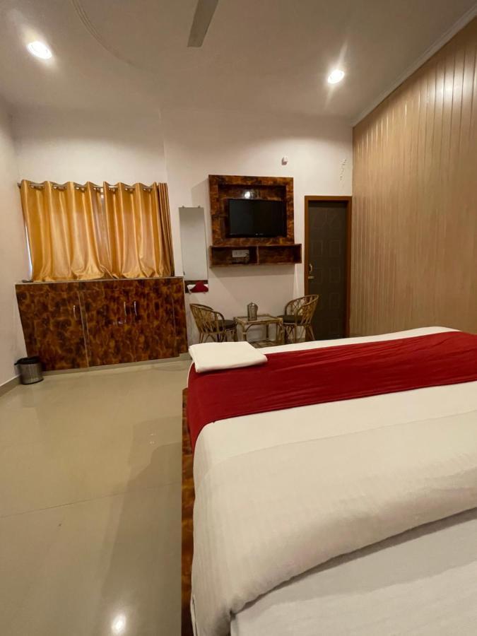 Hostel Hot - House Of Travellers, Rishīkesh Exterior foto